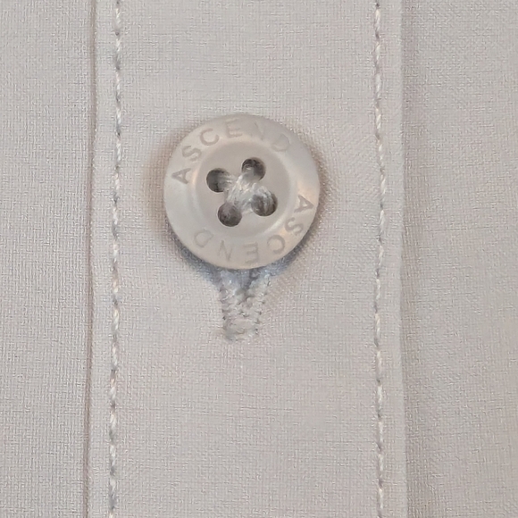 Ascend Hiking Ng Button Down Shirt Large In Light Gray Excellent Condition - Picture 6 of 14